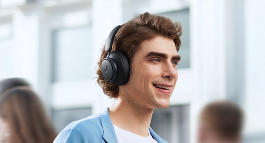 soundcore Space Q45 Noise-Cancelling-Kopfhörer für den Einsatz bei Arbeiten im Freien